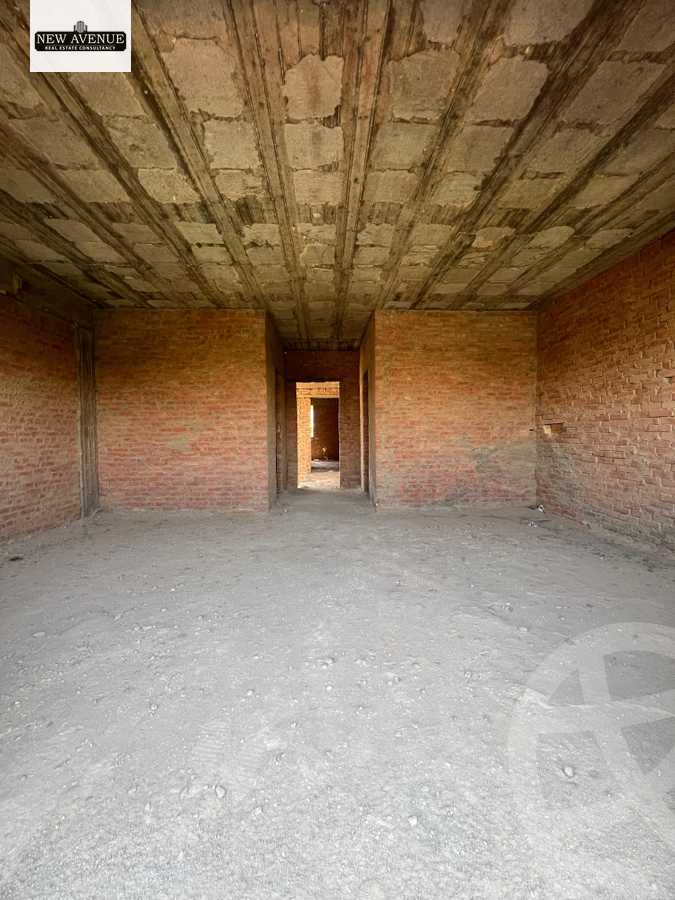 https://aqarmap.com.eg/ar/listing/6346493-for-sale-cairo-new-cairo-compounds-moon-valley