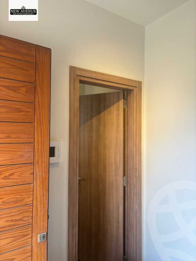 https://aqarmap.com.eg/ar/listing/6355521-for-sale-cairo-el-shorouk-compounds-al-burouj-compound-imkan