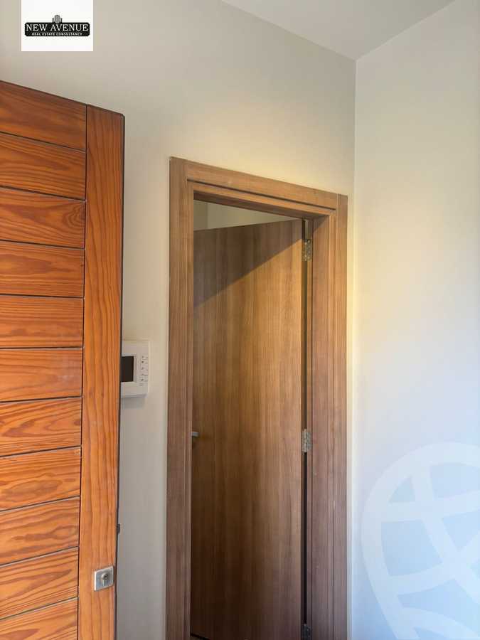 https://aqarmap.com.eg/ar/listing/6355521-for-sale-cairo-el-shorouk-compounds-al-burouj-compound-imkan