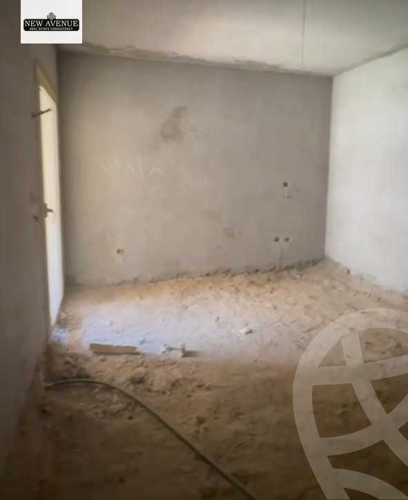 https://aqarmap.com.eg/en/listing/6356386-for-sale-cairo-new-cairo-lmstqbl-syty-compounds-lavenir