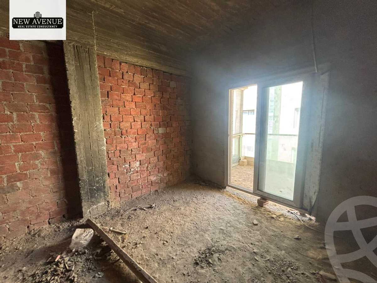 https://aqarmap.com.eg/ar/listing/6356542-for-sale-cairo-new-cairo-compounds-galleria-moon-valley