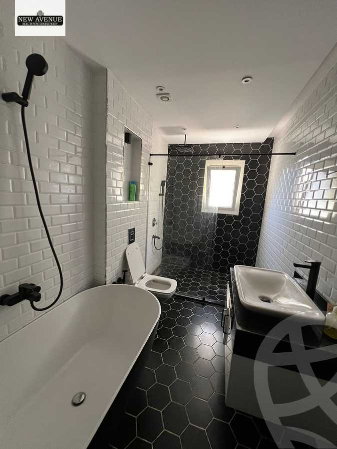 https://aqarmap.com.eg/ar/listing/6358551-for-sale-cairo-new-cairo-compounds-mountain-view-hyde-park