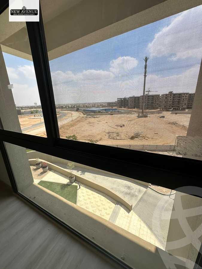 https://aqarmap.com.eg/ar/listing/6359160-for-sale-cairo-el-shorouk-compounds-al-burouj-compound-imkan