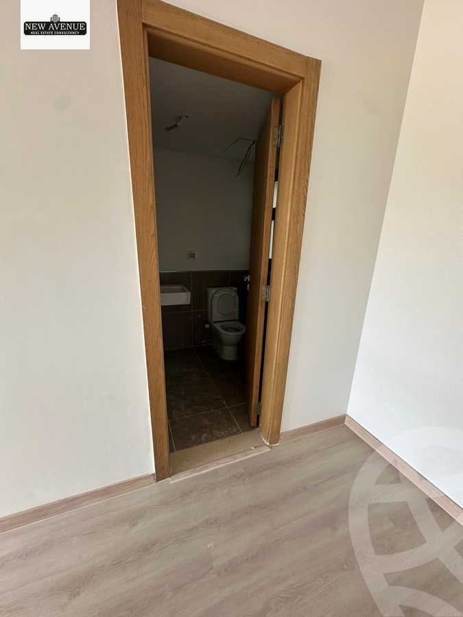 https://aqarmap.com.eg/ar/listing/6359160-for-sale-cairo-el-shorouk-compounds-al-burouj-compound-imkan