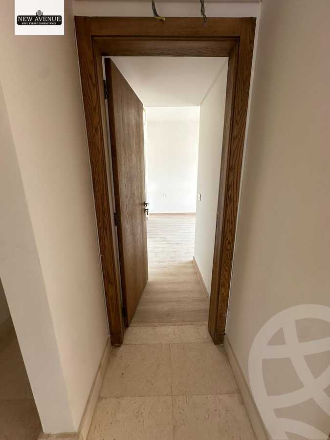 https://aqarmap.com.eg/ar/listing/6359160-for-sale-cairo-el-shorouk-compounds-al-burouj-compound-imkan
