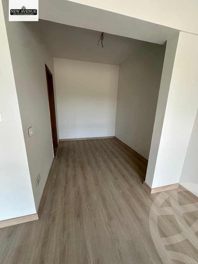 https://aqarmap.com.eg/ar/listing/6359160-for-sale-cairo-el-shorouk-compounds-al-burouj-compound-imkan