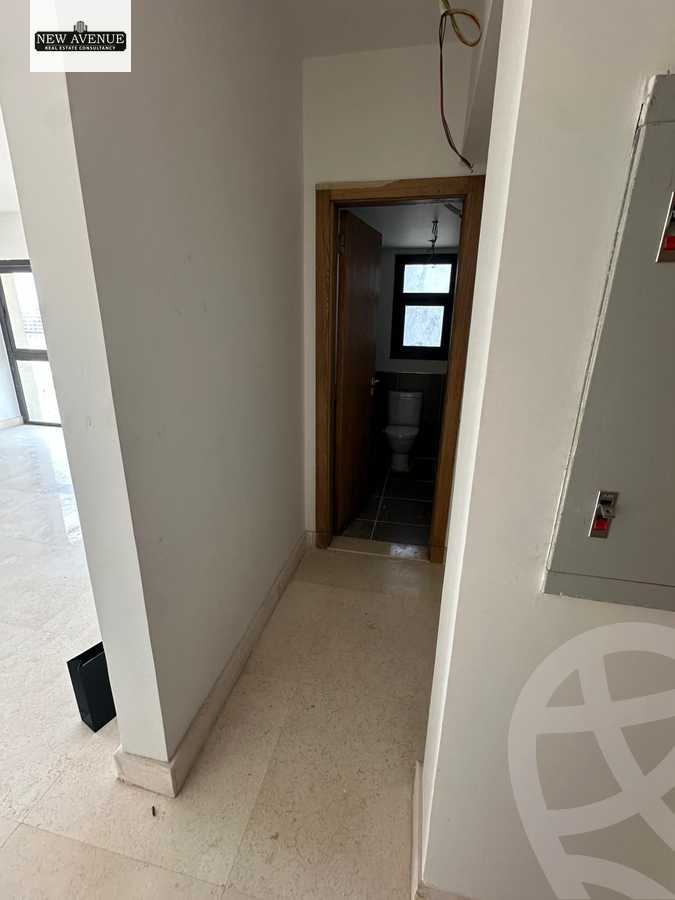 https://aqarmap.com.eg/ar/listing/6359160-for-sale-cairo-el-shorouk-compounds-al-burouj-compound-imkan