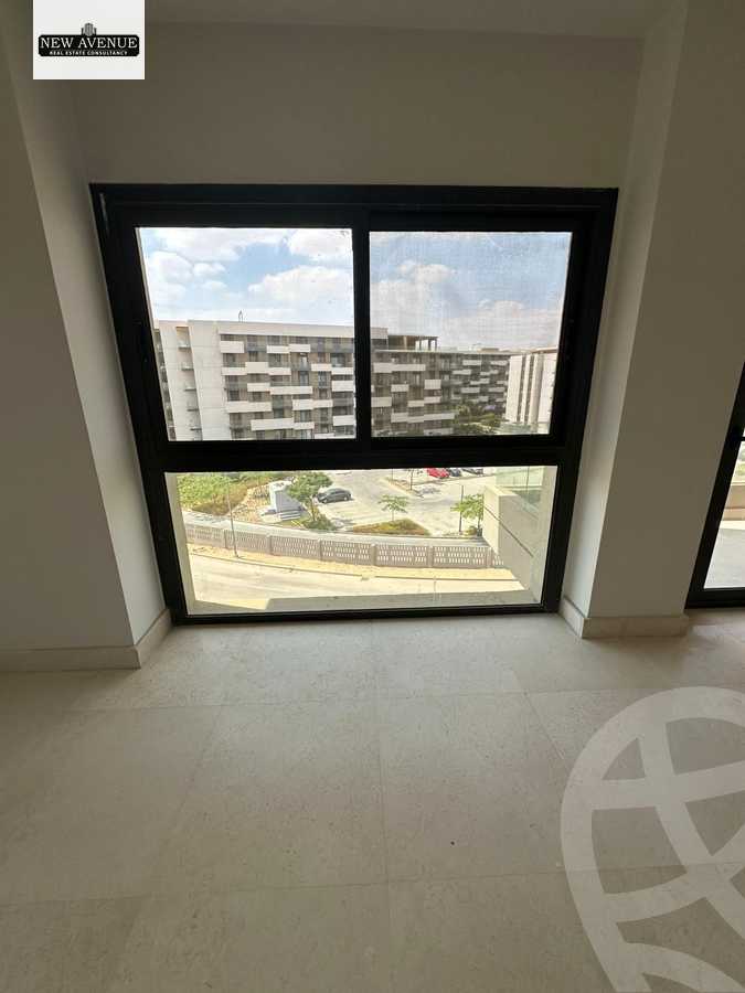 https://aqarmap.com.eg/ar/listing/6359160-for-sale-cairo-el-shorouk-compounds-al-burouj-compound-imkan