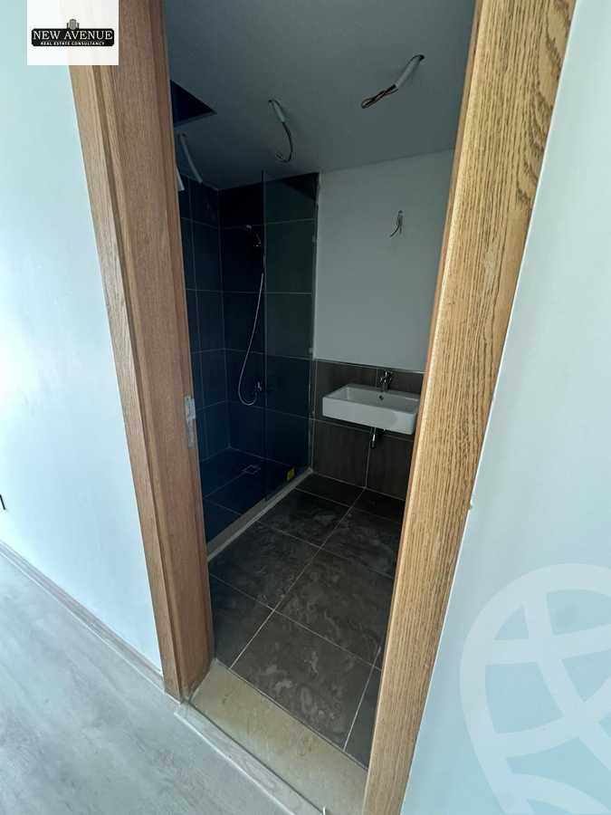 https://aqarmap.com.eg/ar/listing/6359160-for-sale-cairo-el-shorouk-compounds-al-burouj-compound-imkan