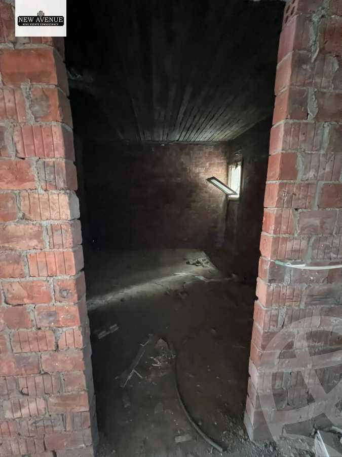 https://aqarmap.com.eg/en/listing/6359706-for-sale-cairo-new-cairo-compounds-moon-valley