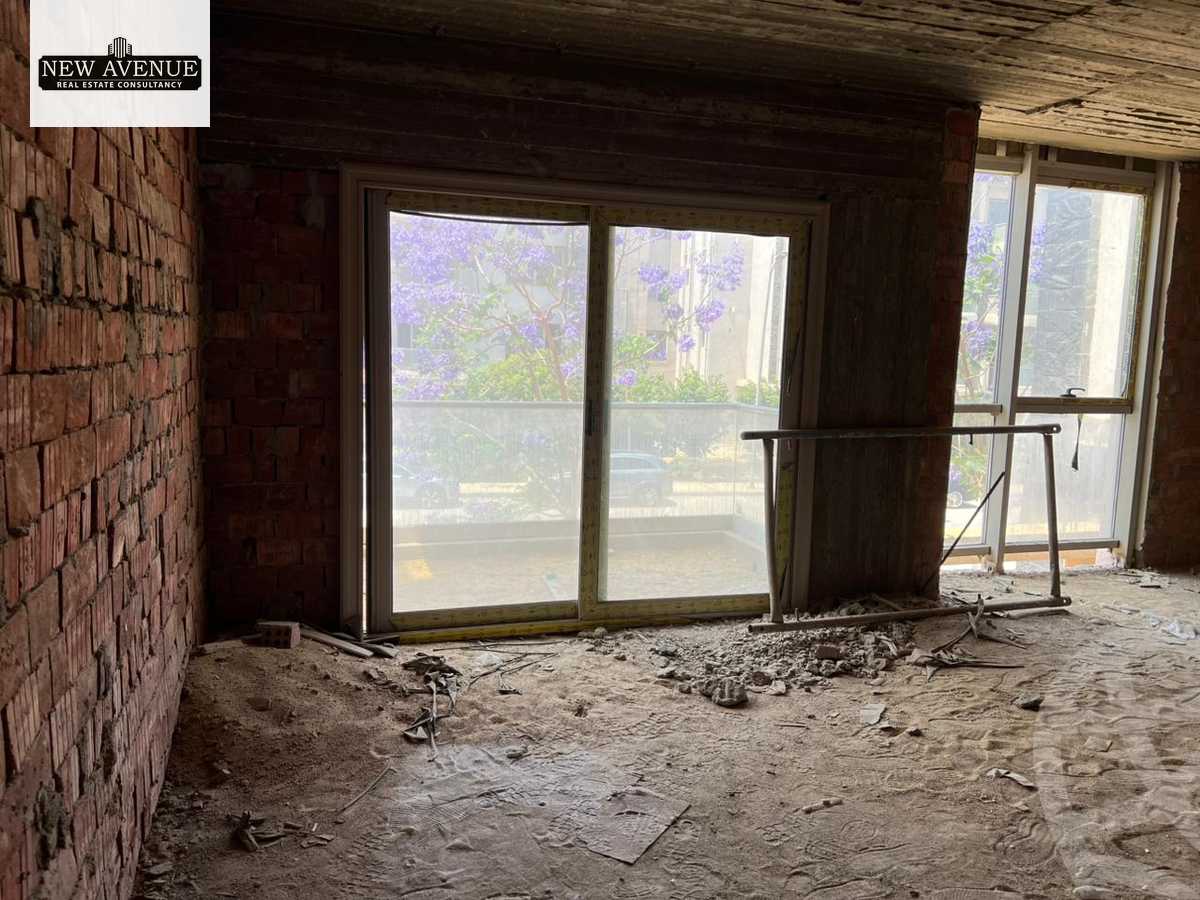 https://aqarmap.com.eg/en/listing/6359706-for-sale-cairo-new-cairo-compounds-moon-valley