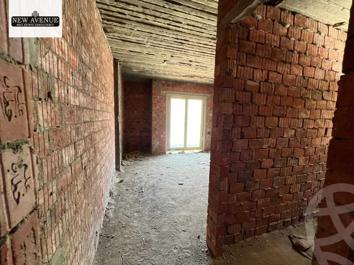 https://aqarmap.com.eg/en/listing/6359706-for-sale-cairo-new-cairo-compounds-moon-valley