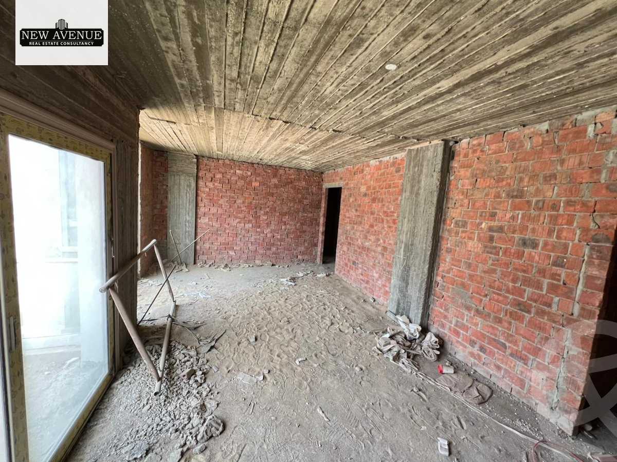 https://aqarmap.com.eg/en/listing/6359706-for-sale-cairo-new-cairo-compounds-moon-valley
