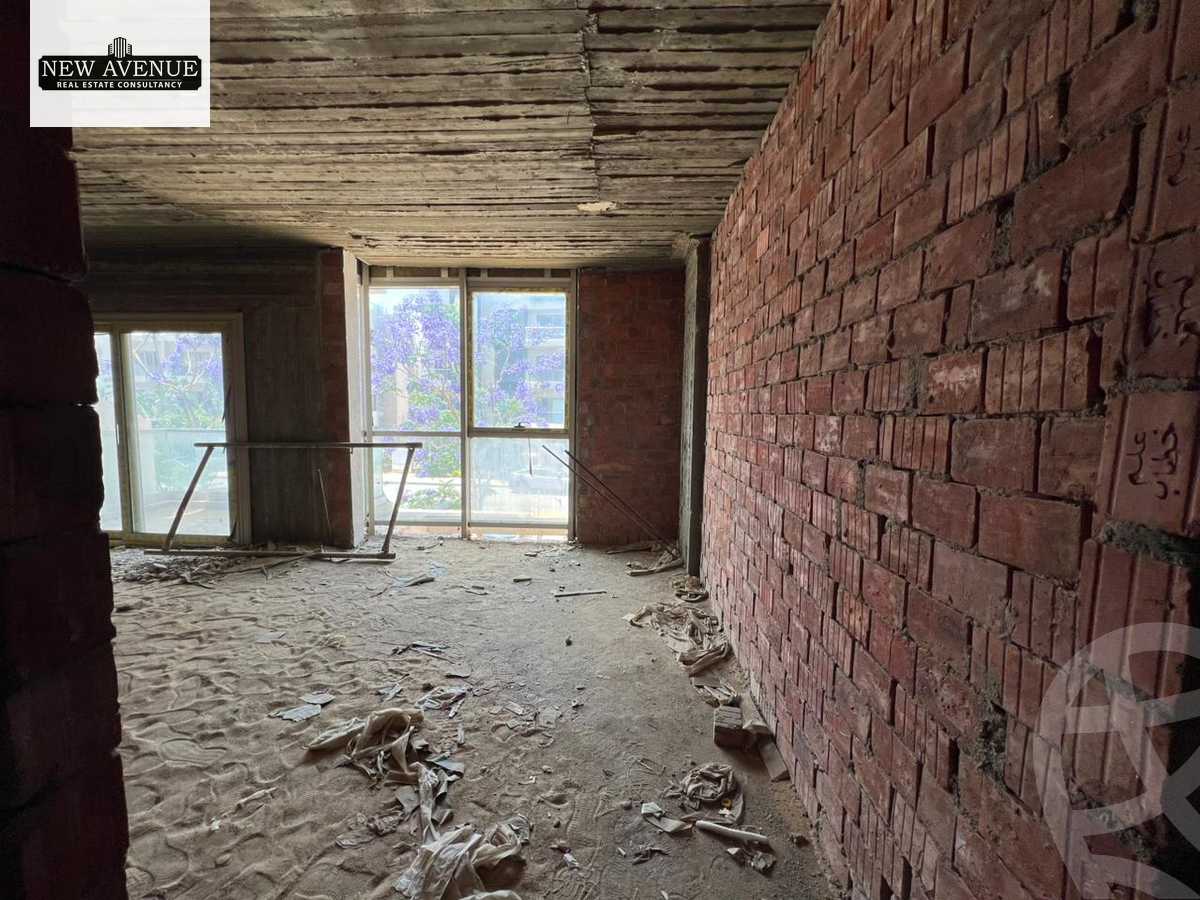 https://aqarmap.com.eg/en/listing/6359706-for-sale-cairo-new-cairo-compounds-moon-valley