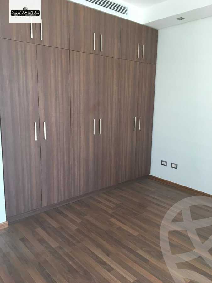 https://aqarmap.com.eg/ar/listing/6360477-for-sale-cairo-el-sheikh-zayed-city-compounds-kmbwnd-ljry-swdyk