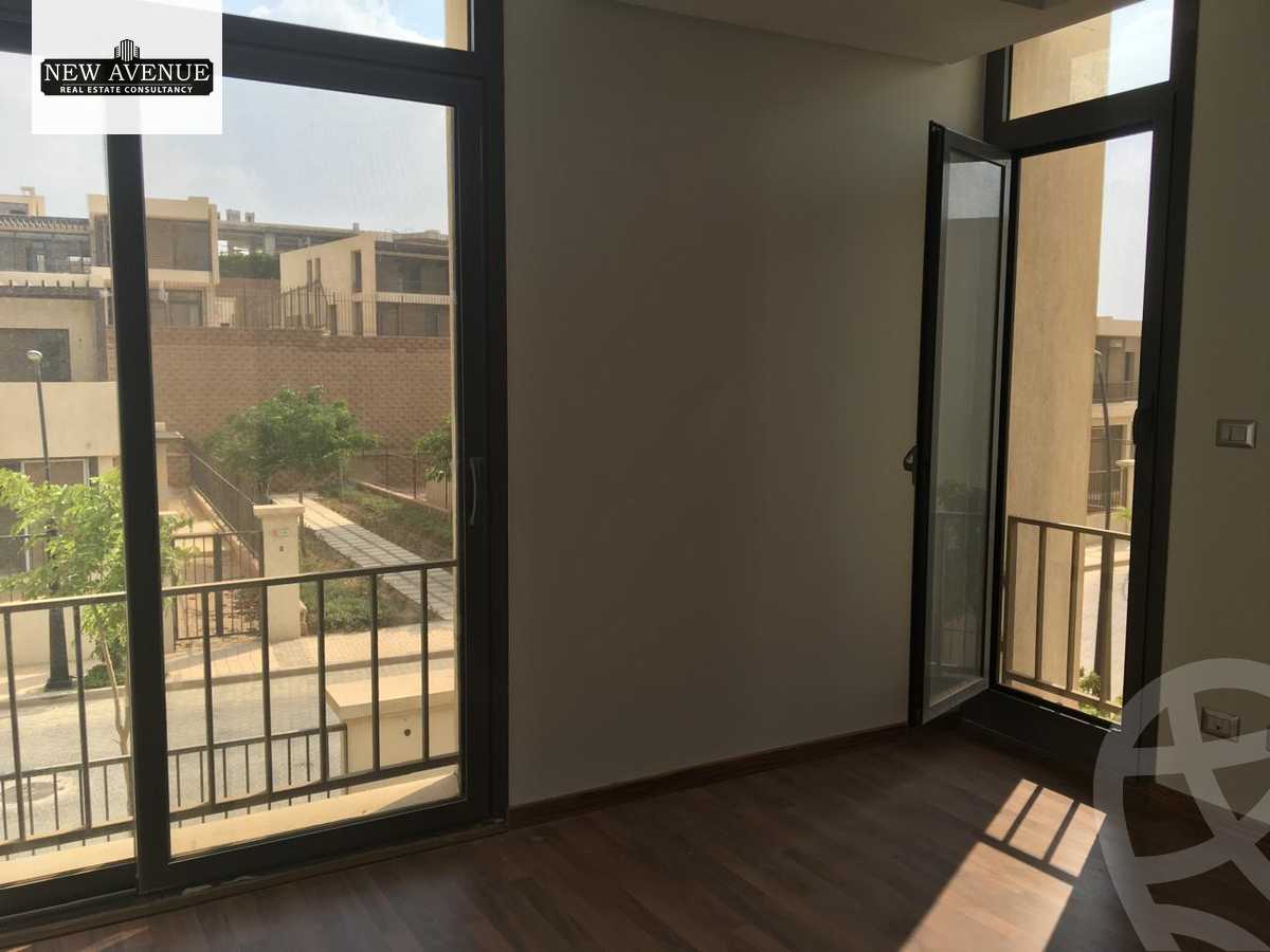 https://aqarmap.com.eg/ar/listing/6360477-for-sale-cairo-el-sheikh-zayed-city-compounds-kmbwnd-ljry-swdyk