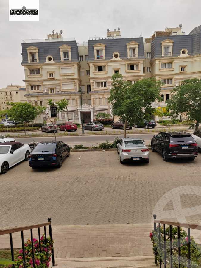 https://aqarmap.com.eg/ar/listing/6365907-for-sale-cairo-new-cairo-compounds-mountain-view-hyde-park