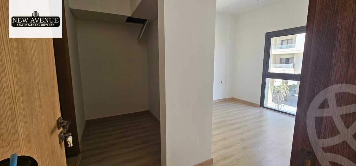 https://aqarmap.com.eg/ar/listing/6366136-for-sale-cairo-el-shorouk-compounds-al-burouj-compound-imkan