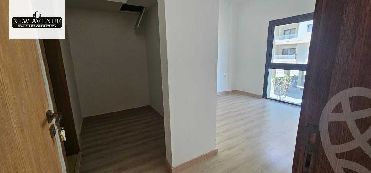 https://aqarmap.com.eg/ar/listing/6366136-for-sale-cairo-el-shorouk-compounds-al-burouj-compound-imkan
