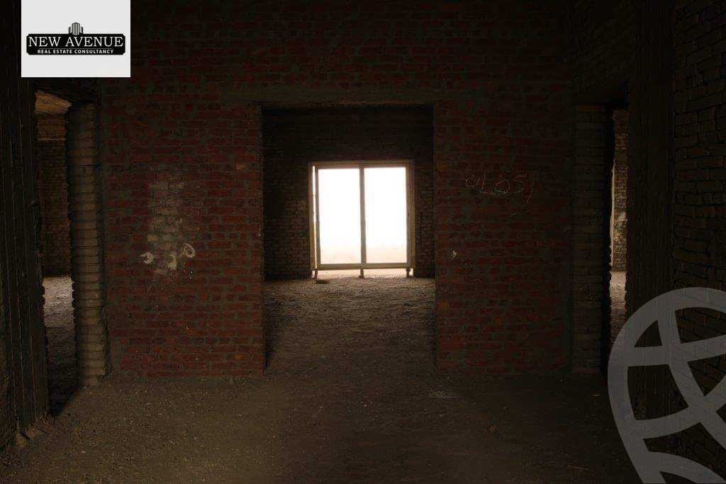 https://aqarmap.com.eg/en/listing/6368860-for-sale-cairo-new-cairo-compounds-maxim-country-club