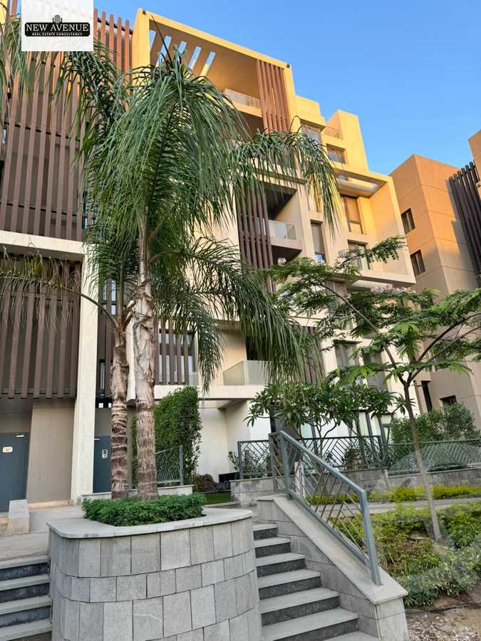 https://aqarmap.com.eg/ar/listing/6372695-for-sale-cairo-new-cairo-compounds-eastown-eastown-parks
