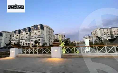 https://aqarmap.com.eg/en/listing/6372906-for-sale-cairo-new-cairo-compounds-mountain-view-hyde-park