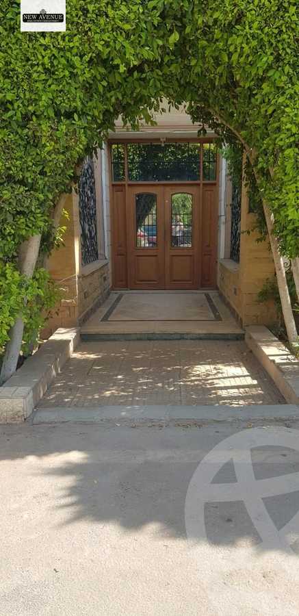 https://aqarmap.com.eg/ar/listing/6373085-for-sale-cairo-new-cairo-first-settlement-mhwr-mstfy-kml