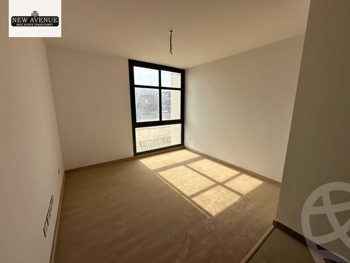 https://aqarmap.com.eg/ar/listing/6375304-for-sale-cairo-el-shorouk-compounds-al-burouj-compound-imkan