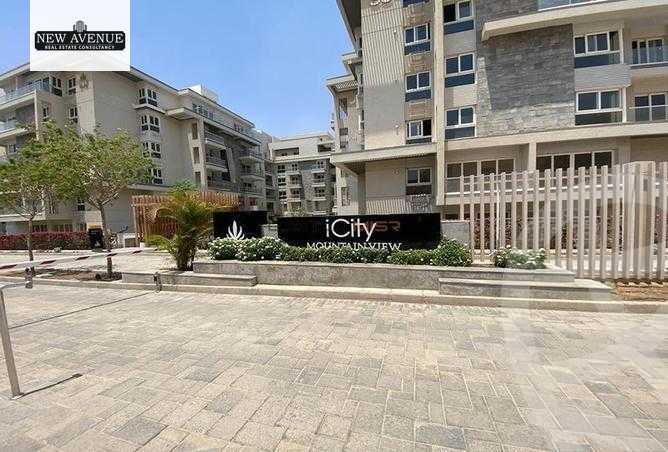 https://aqarmap.com.eg/ar/listing/6375789-for-sale-cairo-new-cairo-compounds-mwntn-fyw-y-syty-club-park-mountain-view-icity