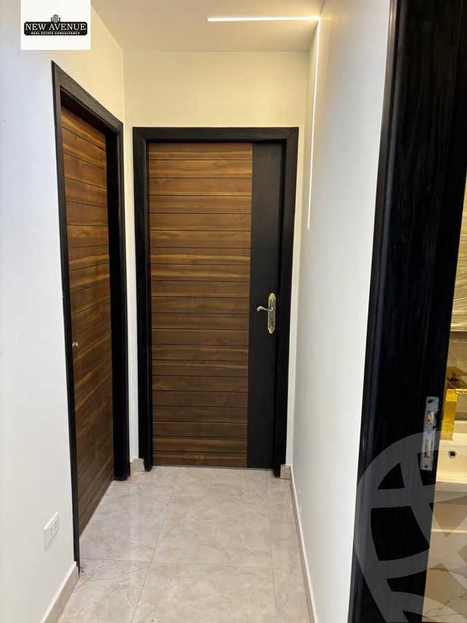 https://aqarmap.com.eg/en/listing/6379060-for-sale-cairo-new-cairo-compounds-moon-valley