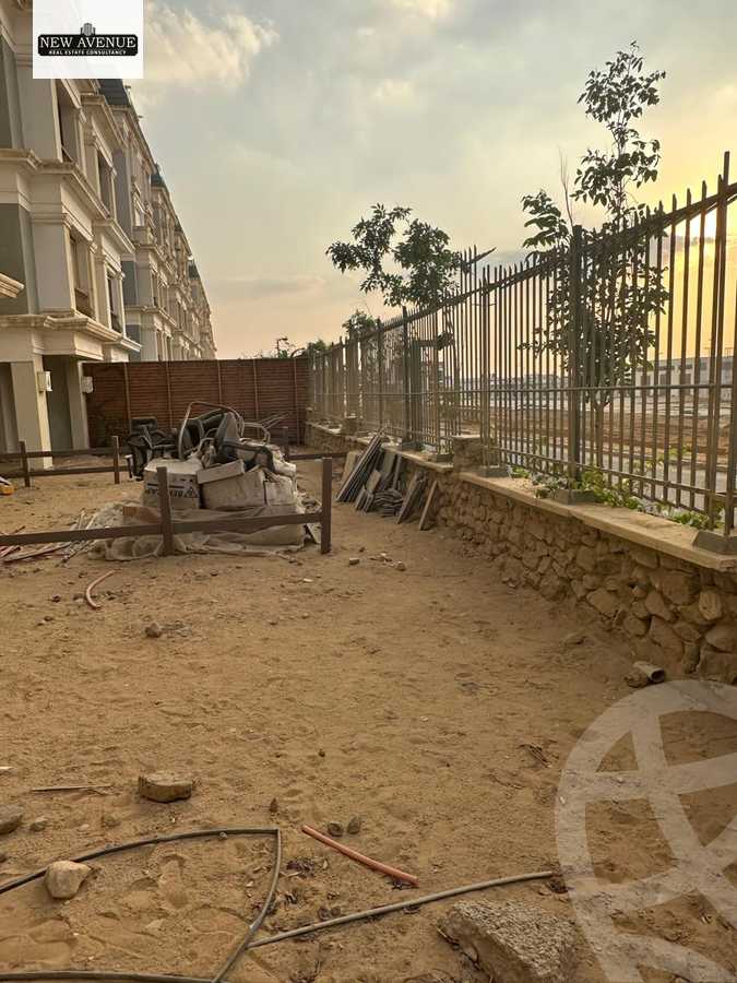 https://aqarmap.com.eg/en/listing/6396812-for-sale-cairo-new-cairo-compounds-mountain-view-hyde-park
