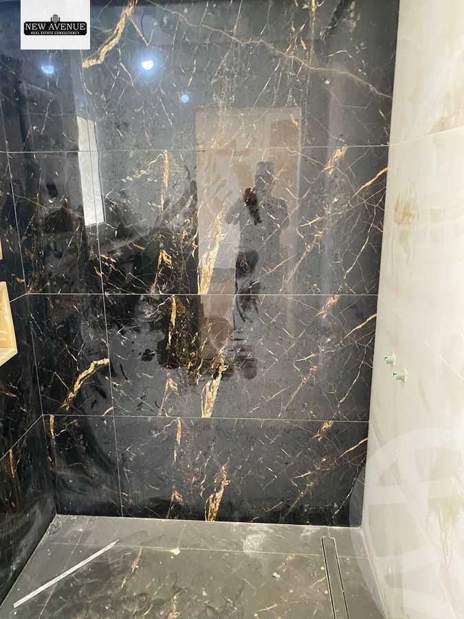 https://aqarmap.com.eg/ar/listing/6408729-for-sale-cairo-new-cairo-compounds-mountain-view-hyde-park
