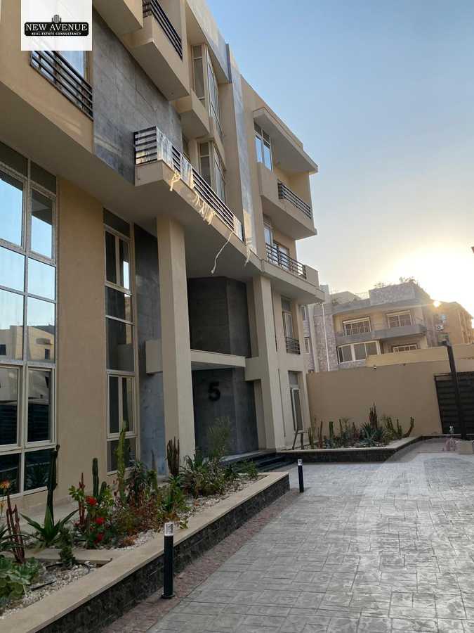 https://aqarmap.com.eg/en/listing/6410218-for-sale-cairo-new-cairo-first-settlement-mhwr-mstfy-kml