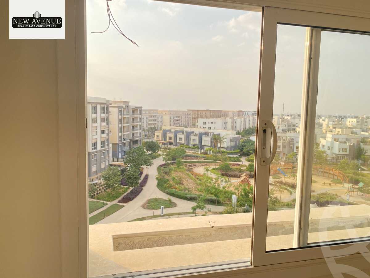 https://aqarmap.com.eg/en/listing/6423785-for-sale-cairo-new-cairo-compounds-hyde-park-park-corner-hyde-park