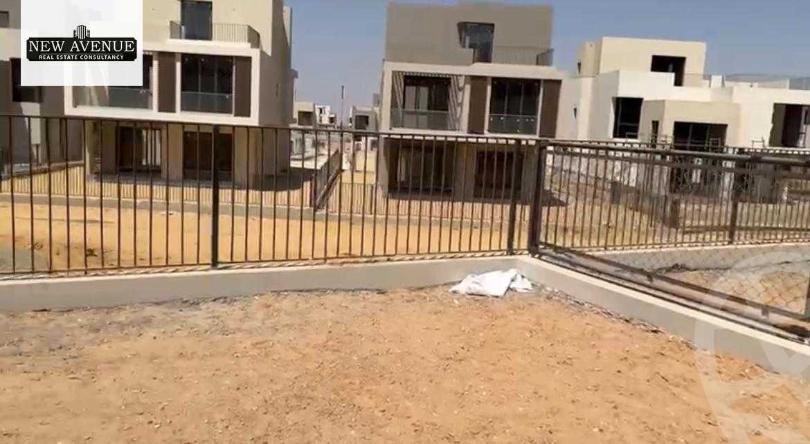 https://aqarmap.com.eg/en/listing/6426015-for-sale-cairo-el-shorouk-compounds-al-burouj-compound-imkan