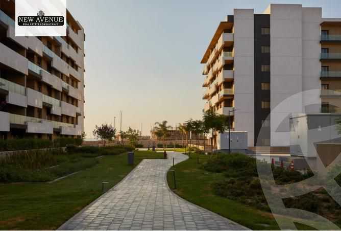 https://aqarmap.com.eg/ar/listing/6439351-for-sale-cairo-el-shorouk-compounds-al-burouj-compound-imkan