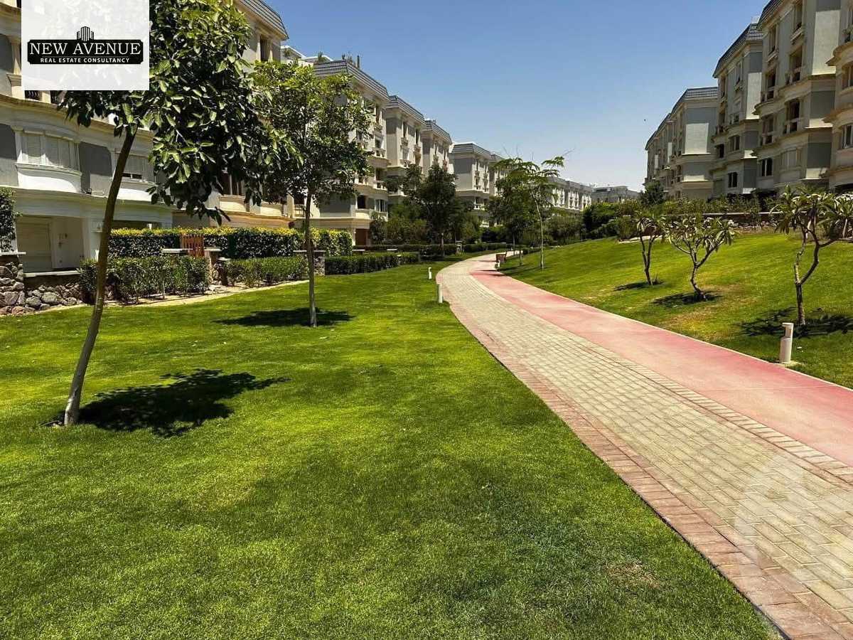 https://aqarmap.com.eg/ar/listing/6450842-for-sale-cairo-new-cairo-compounds-mountain-view-hyde-park