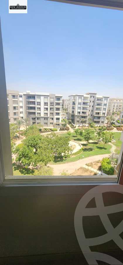 https://aqarmap.com.eg/en/listing/6452455-for-sale-cairo-new-cairo-compounds-hyde-park-centre-ville-hyde-park