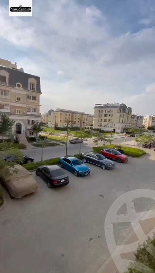 https://aqarmap.com.eg/ar/listing/6505308-for-sale-cairo-new-cairo-compounds-mountain-view-hyde-park