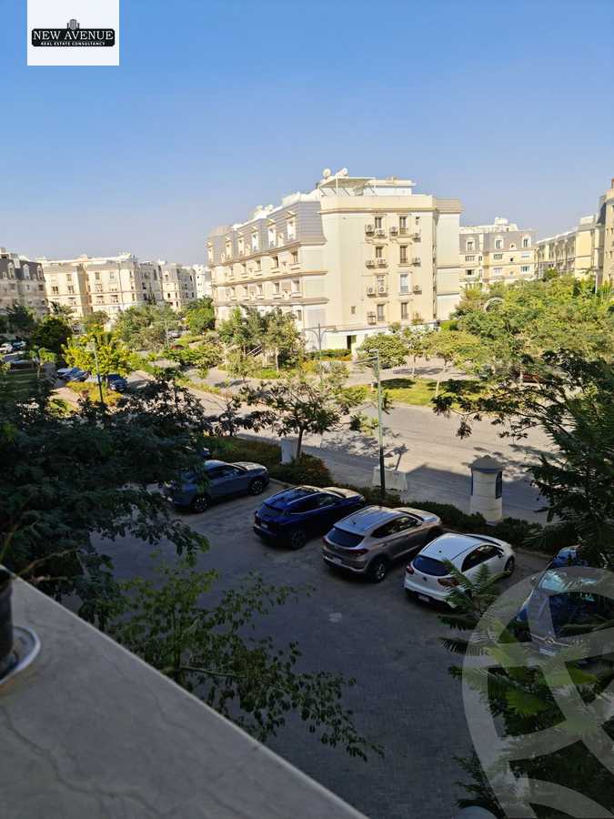 https://aqarmap.com.eg/ar/listing/6518643-for-sale-cairo-new-cairo-compounds-mountain-view-hyde-park