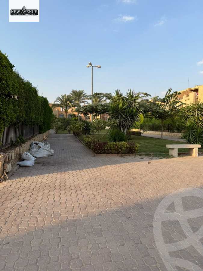 https://aqarmap.com.eg/en/listing/6528721-for-sale-cairo-el-shorouk-compounds-al-burouj-compound-imkan