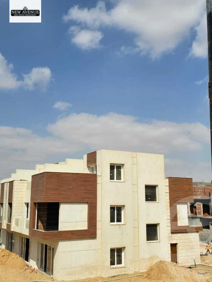 https://aqarmap.com.eg/ar/listing/6539509-for-sale-cairo-new-cairo-compounds-azzar