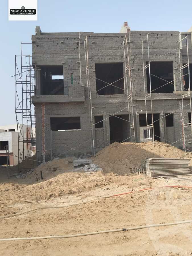 https://aqarmap.com.eg/ar/listing/6539509-for-sale-cairo-new-cairo-compounds-azzar