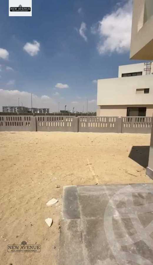 https://aqarmap.com.eg/ar/listing/6550038-for-sale-cairo-el-shorouk-compounds-al-burouj-compound-imkan