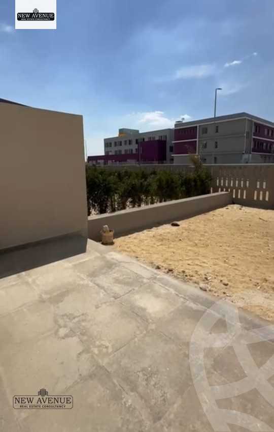 https://aqarmap.com.eg/ar/listing/6550038-for-sale-cairo-el-shorouk-compounds-al-burouj-compound-imkan