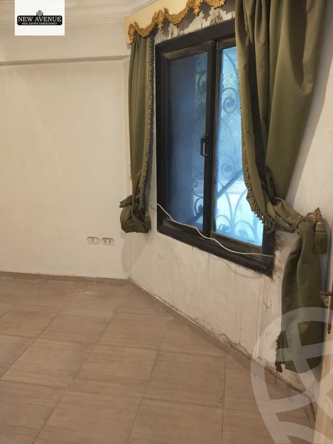 https://aqarmap.com.eg/ar/listing/6554996-for-sale-cairo-new-cairo-first-settlement-neighbourhood-10-el-shaheed-abdul-fattah-ahmed-st