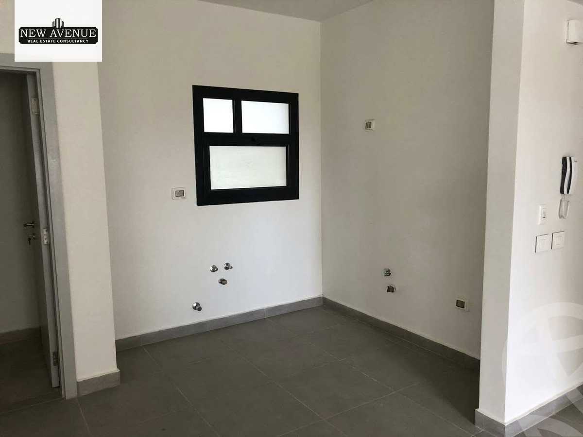 https://aqarmap.com.eg/ar/listing/6566488-for-sale-cairo-el-shorouk-compounds-al-burouj-compound-imkan