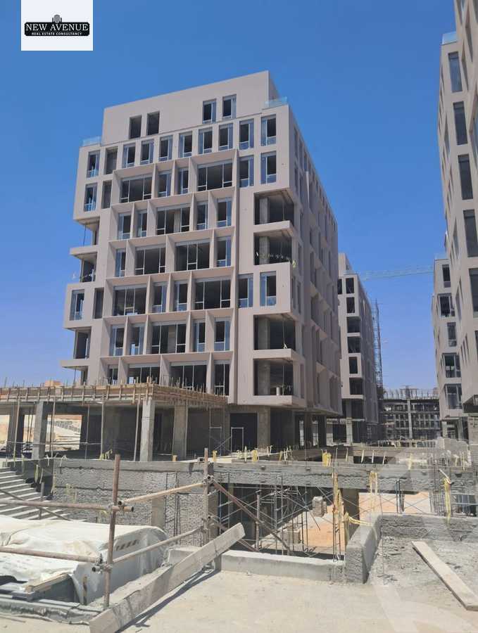 https://aqarmap.com.eg/ar/listing/6566687-for-sale-cairo-el-sheikh-zayed-city-compounds-mwl-205-rkn-blm