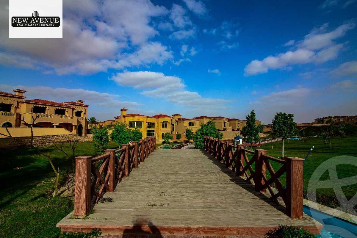 https://aqarmap.com.eg/en/listing/6569635-for-sale-cairo-el-sheikh-zayed-city-compounds-royal-meadows