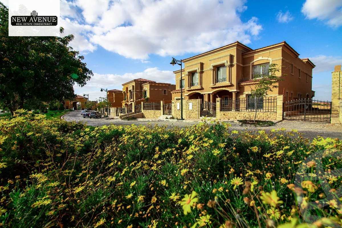 https://aqarmap.com.eg/en/listing/6569635-for-sale-cairo-el-sheikh-zayed-city-compounds-royal-meadows